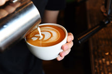 Lade das Bild in den Galerie-Viewer, Afro Brasil | Kaffeewerk Espresso-Hausmischung
